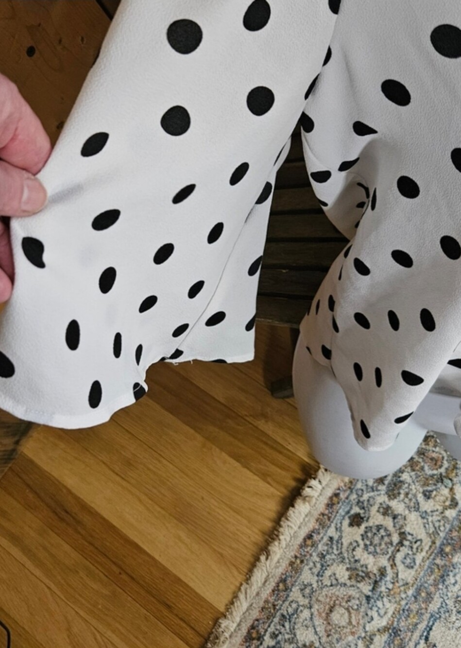 ​Polka Dot Tie-Front V-Neck Blouse Boho Chic Flounce Sleeve Top Medium - Picture 7 of 10